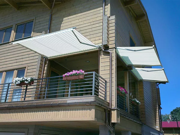 Правильный способ открытия полнокассетной маркизы.