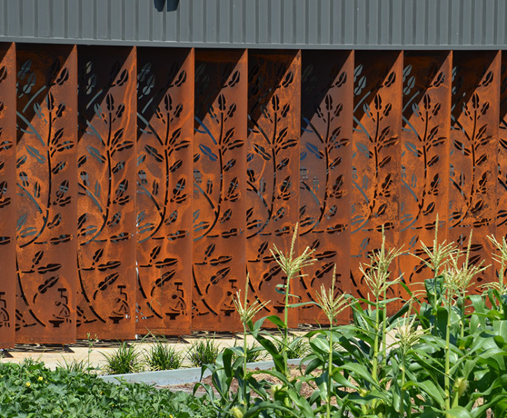Каков ожидаемый срок службы экранов конфиденциальности из стали Corten?
